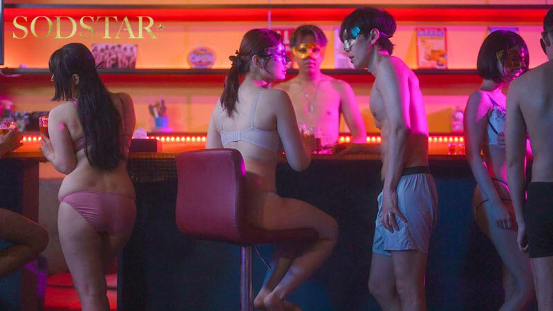 【特典版】ハプバーでSEXをしたのは親友の旦那。もっと責めたい女と責められたい女…正反対の人妻二人が快楽堕ちして夫婦交換スワッピング4Pする仲になるまで。 青空ひかり 神木麗 サンプル 6