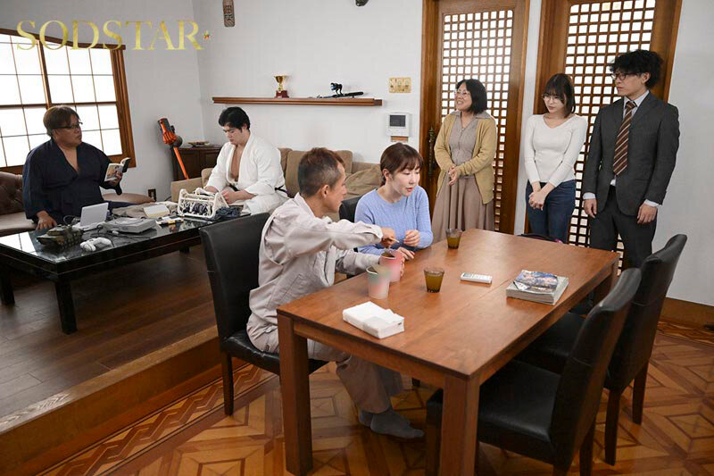 実家に嫁いできた奥さんは俺の家族が男クサさ抜群の性癖ど真ん中だったらしく、家族に忍んで全員とハメまくる絶倫人妻だったのでガテン系一家ファミリークラッシュ！ 唯井まひろ サンプル 3