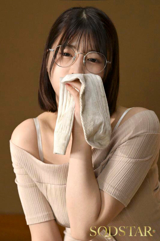 実家に嫁いできた奥さんは俺の家族が男クサさ抜群の性癖ど真ん中だったらしく、家族に忍んで全員とハメまくる絶倫人妻だったのでガテン系一家ファミリークラッシュ！ 唯井まひろ サンプル 4