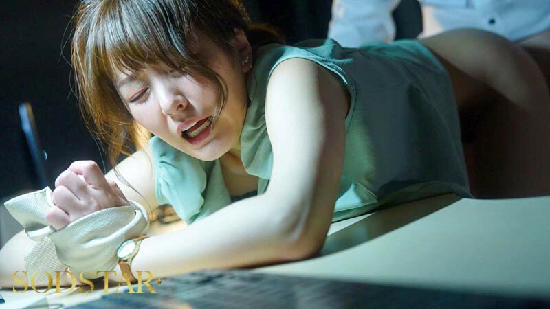 苦手な同僚と飲み会帰りに勢いでワンナイトしてしまったら膣奥フィットするチ〇ポの相性が良すぎて人生最高の絶頂感を味わってしまい…全然好きじゃないのにおかわりセックスしまくった 青空ひかり サンプル 9