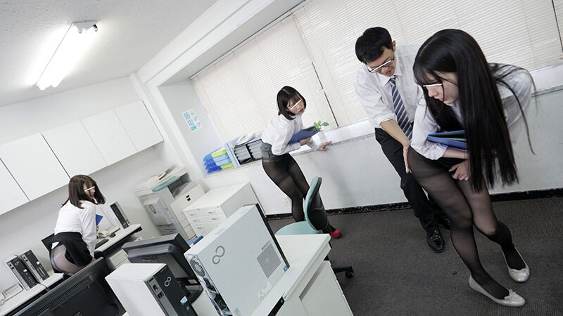 リモバイ羞恥で女上司と発情セックス！ ポンコツ部下もエロ玩具でヤル気全開！マ○コも準備万端！ サンプル 17
