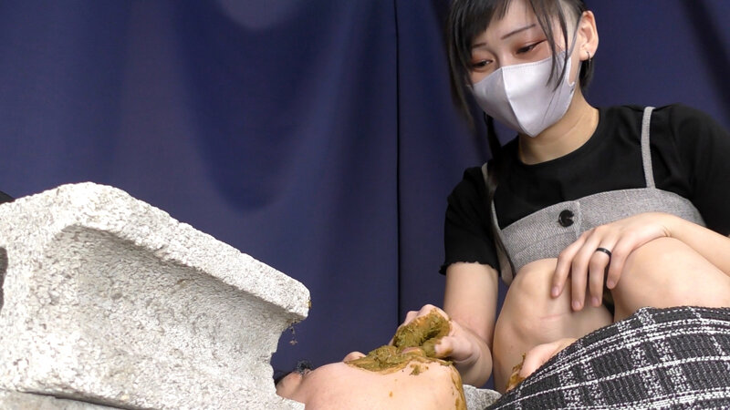 完食の美学 どうして女は女の爆盛りウンコを爆喰いするのか？ サンプル 13