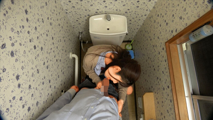 トイレSEX盗撮 巨乳と便器 女子校生・パチンカス人妻・パパ活・カップル関係性∞変態中出し15人 サンプル 4