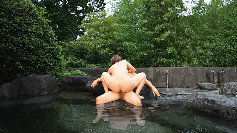 超汗だく温泉セックス！ ＃不倫爆乳妻 パーフェクトボディ妻と湯煙に隠れて青姦不倫。 5時間20人 サンプル 13