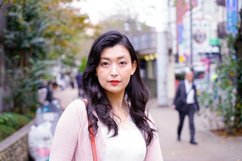 寝取られ妻 奥さん、その素敵なカラダでおもいっきり楽しみましょうよ！！不倫奥様がイク！！NTRデラックス 8時間26人 サンプル 1