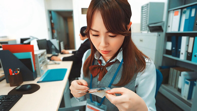 大っ嫌いな上司に新婚女性部下がス●●●ングされて寝取られ肉便器に堕とされるまでの10日間の記録 宗像れな サンプル 3