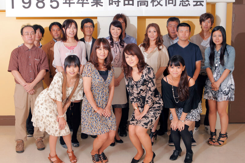 同窓会スペシャル300分24名 久し振りに再会したクラスのマドンナ【美熟女】と懐かしさとお酒の勢いでエッチな事しちゃいます！！ サンプル 9