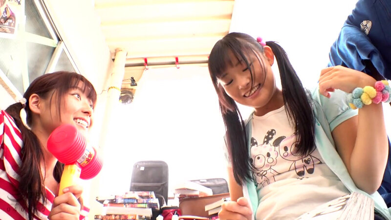 世田谷共同区営団地 日焼け美少女映像 （1） Wフェラ編 サンプル 2